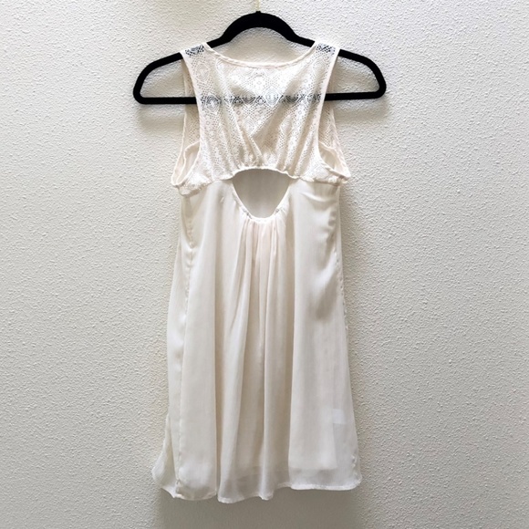 NWOT Socialite Lace Crochet Chiffon Shift Dress XS - Picture 3 of 6